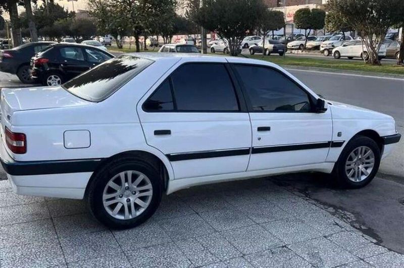 پرونده:پژو 405 سفید.jpg