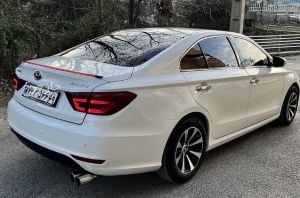 نمای جانبی و عقب لیفان 820