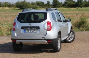 نمای عقب DUSTER