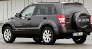 نمای عقب و جانبی سوزوکی ویتارا